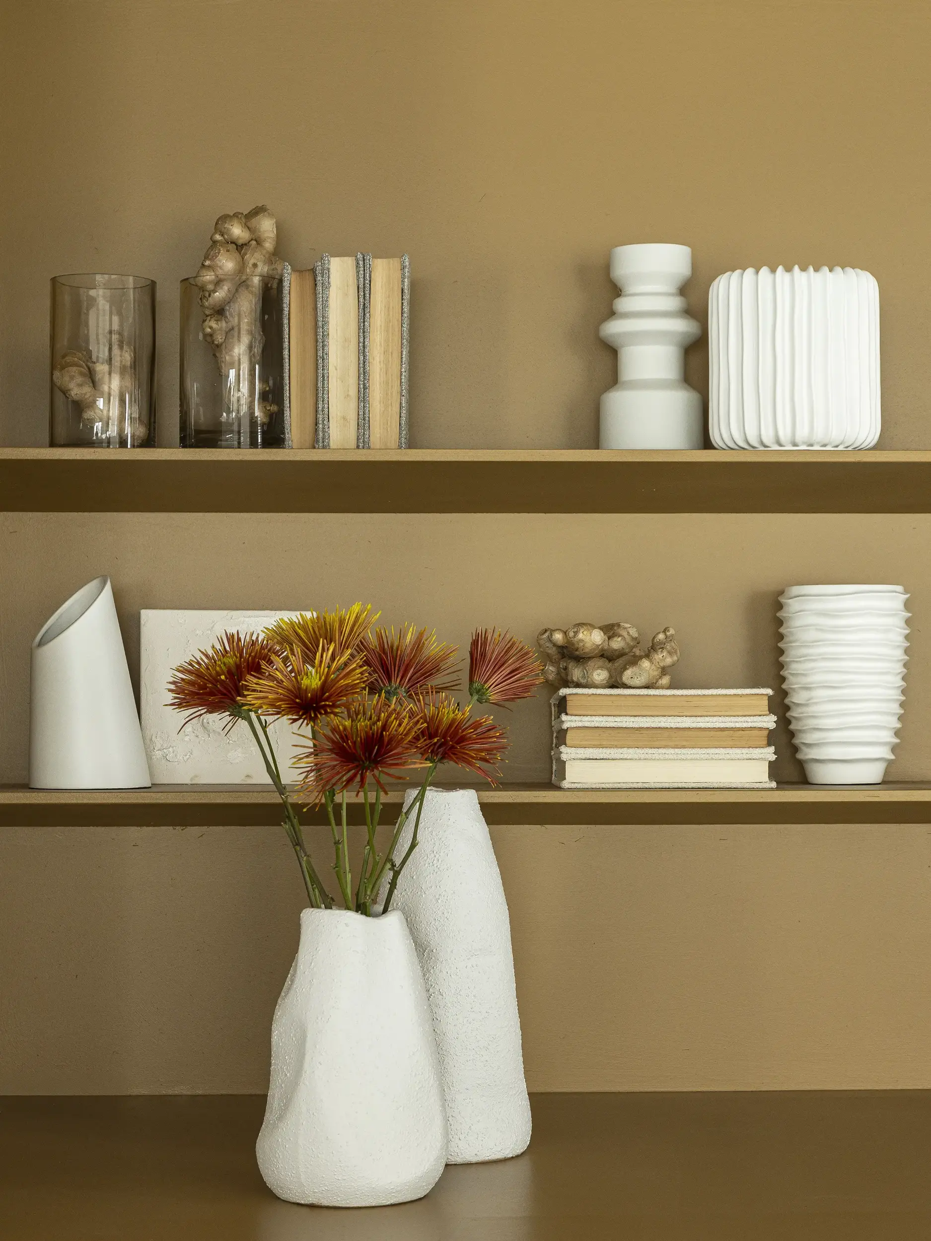 Studio Guilherme Garcia - Esculturas Cerâmicas Abstratas e Vasos Brancos Modernos